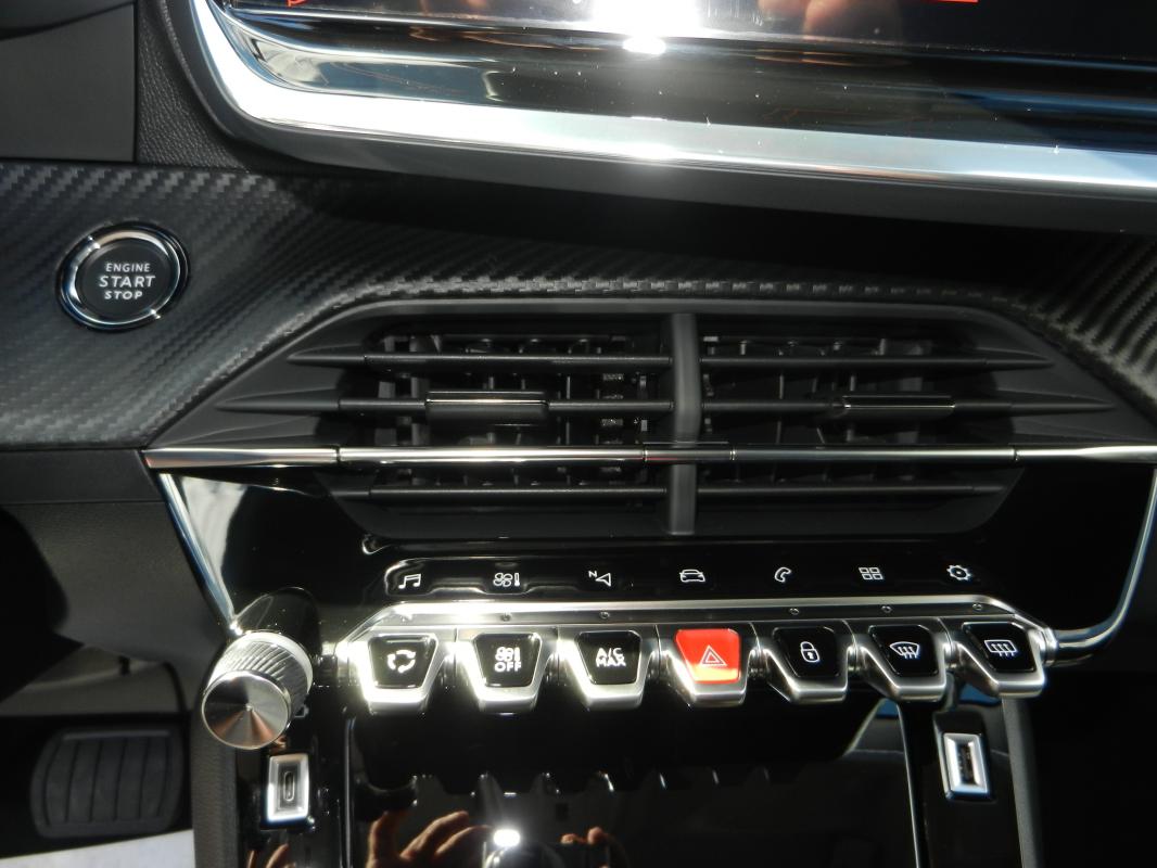 Peugeot 2008 - II 1.5 BLUEHDI 130 EAT8 ALLURE PACK