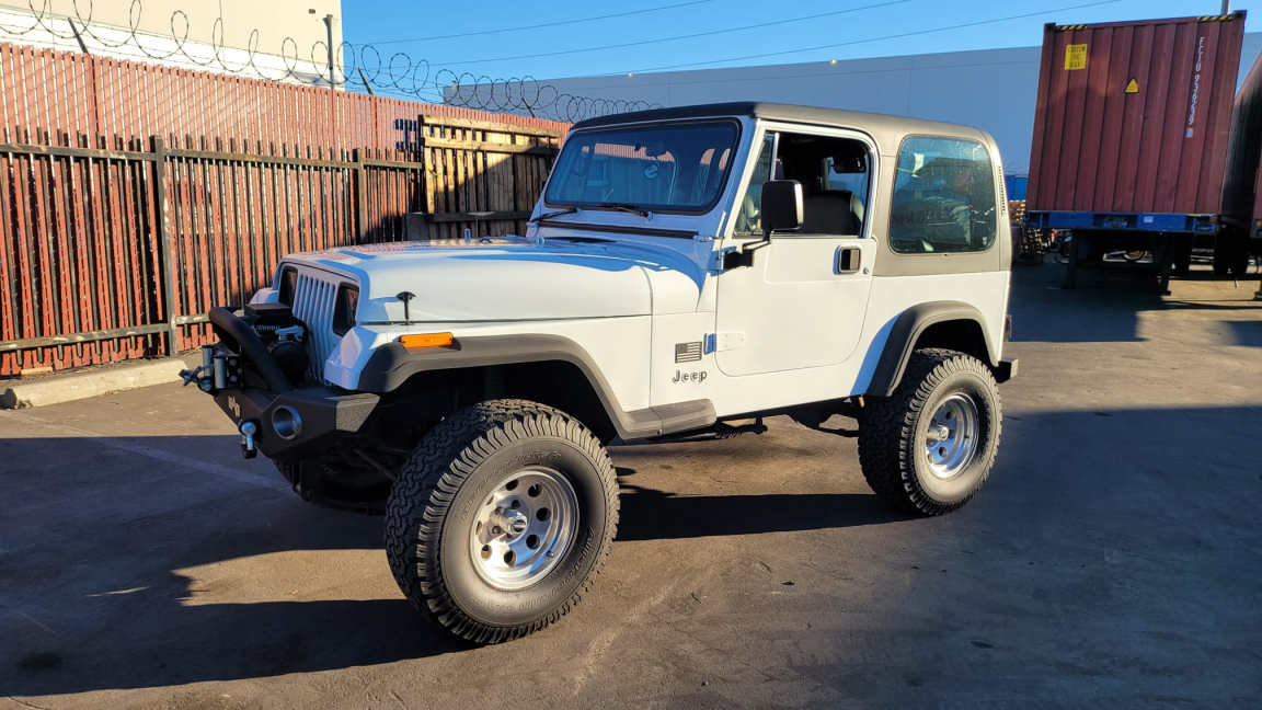 JEEP WRANGLER - 4.2L 6 CYLINDRES BLANCHE (1987)