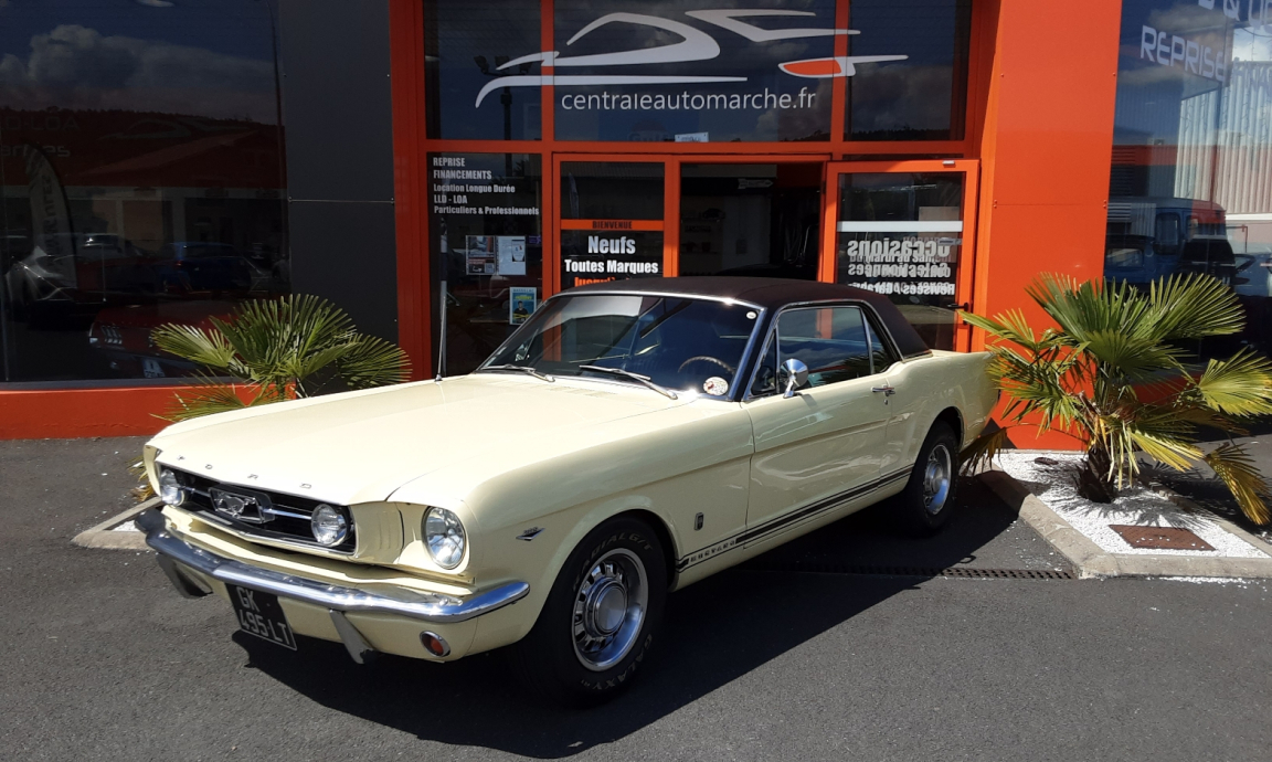 FORD MUSTANG - COUPE JAUNE TOIT VINYLE CODE A GT (1966)