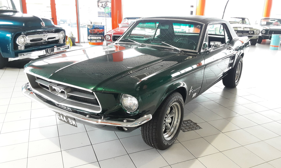 FORD MUSTANG - COUPE VERTE TOIT VINYLE 1967 (1967)