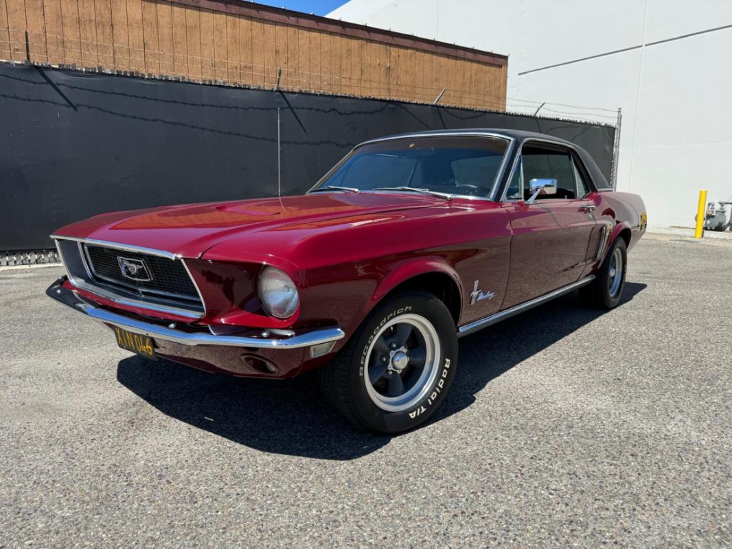 FORD MUSTANG - COUPE TOIT VINYLE NOIR ROUGE 1968 CODE C (1968)