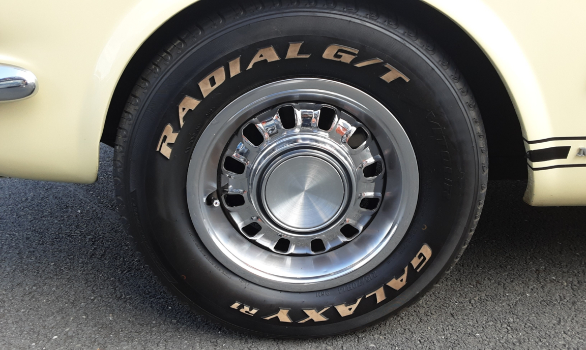 Ford Mustang - COUPE JAUNE TOIT VINYLE CODE A GT