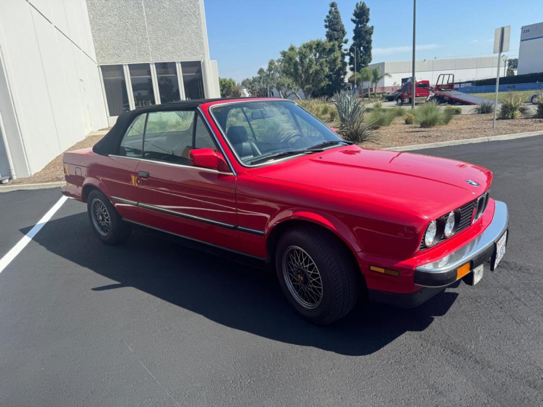 BMW Série 3 - 325 I E30 CABRIOLET ROUGE BOITE MECA 1987