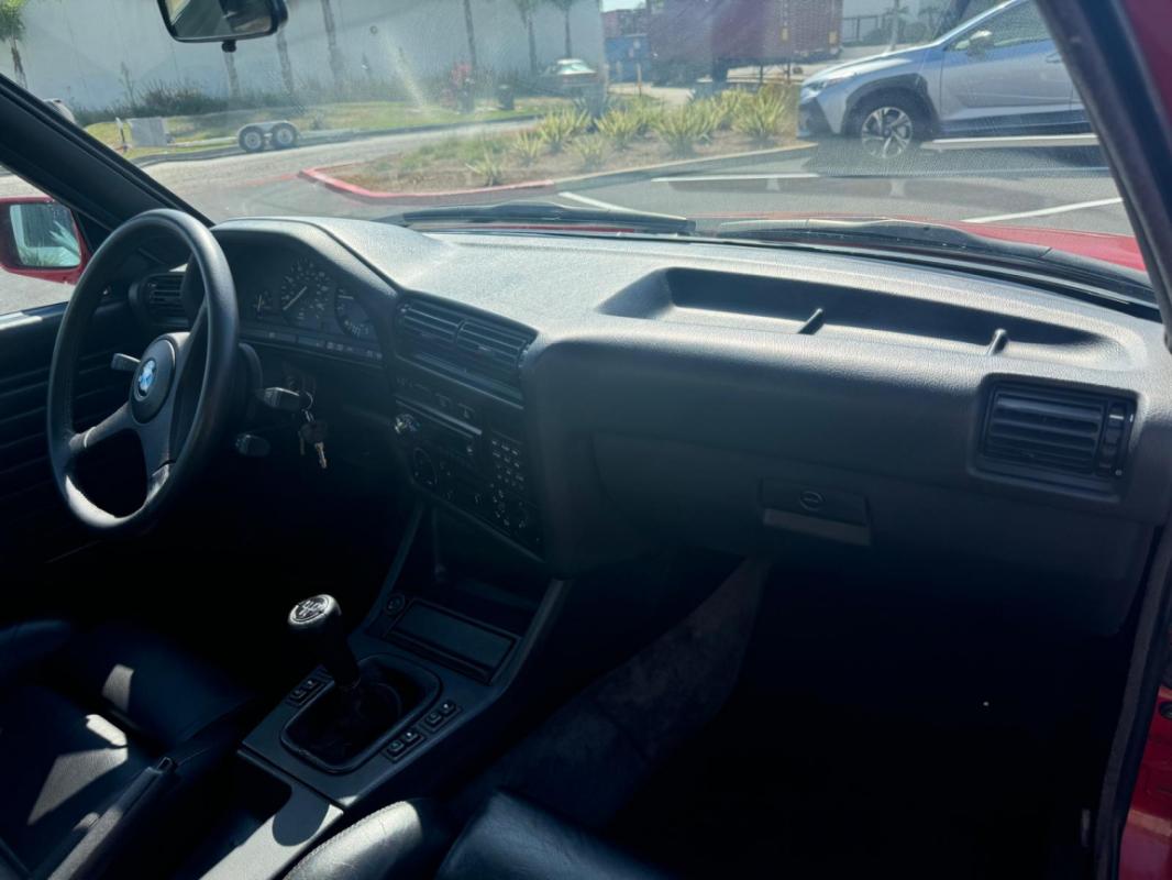 BMW Série 3 - 325 I E30 CABRIOLET ROUGE BOITE MECA 1987