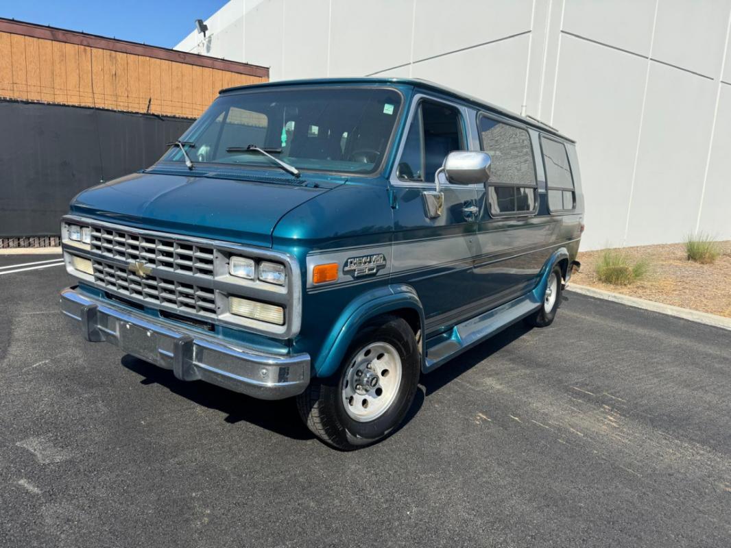 Chevrolet Chevy - G20 VAN 5.7 V8 AMENAGER